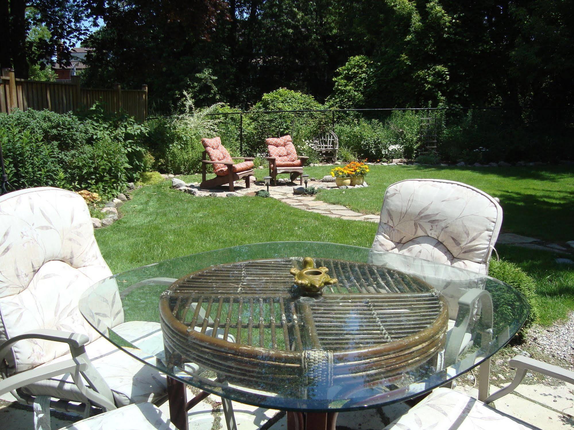 Paddington Place Bed & Breakfast Oshawa Kültér fotó
